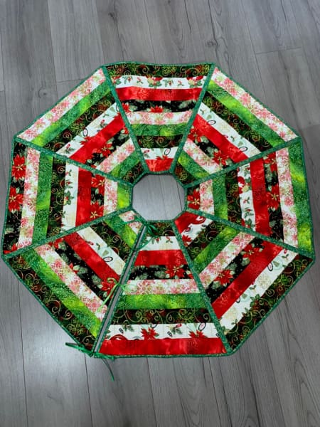 Quilt as you go tree skirt Day quilting Workshop